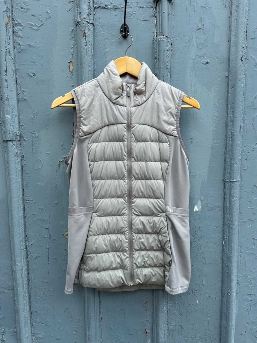 Lululemon Chrome Down for it all vest, size 8 - Picture 5 of 15